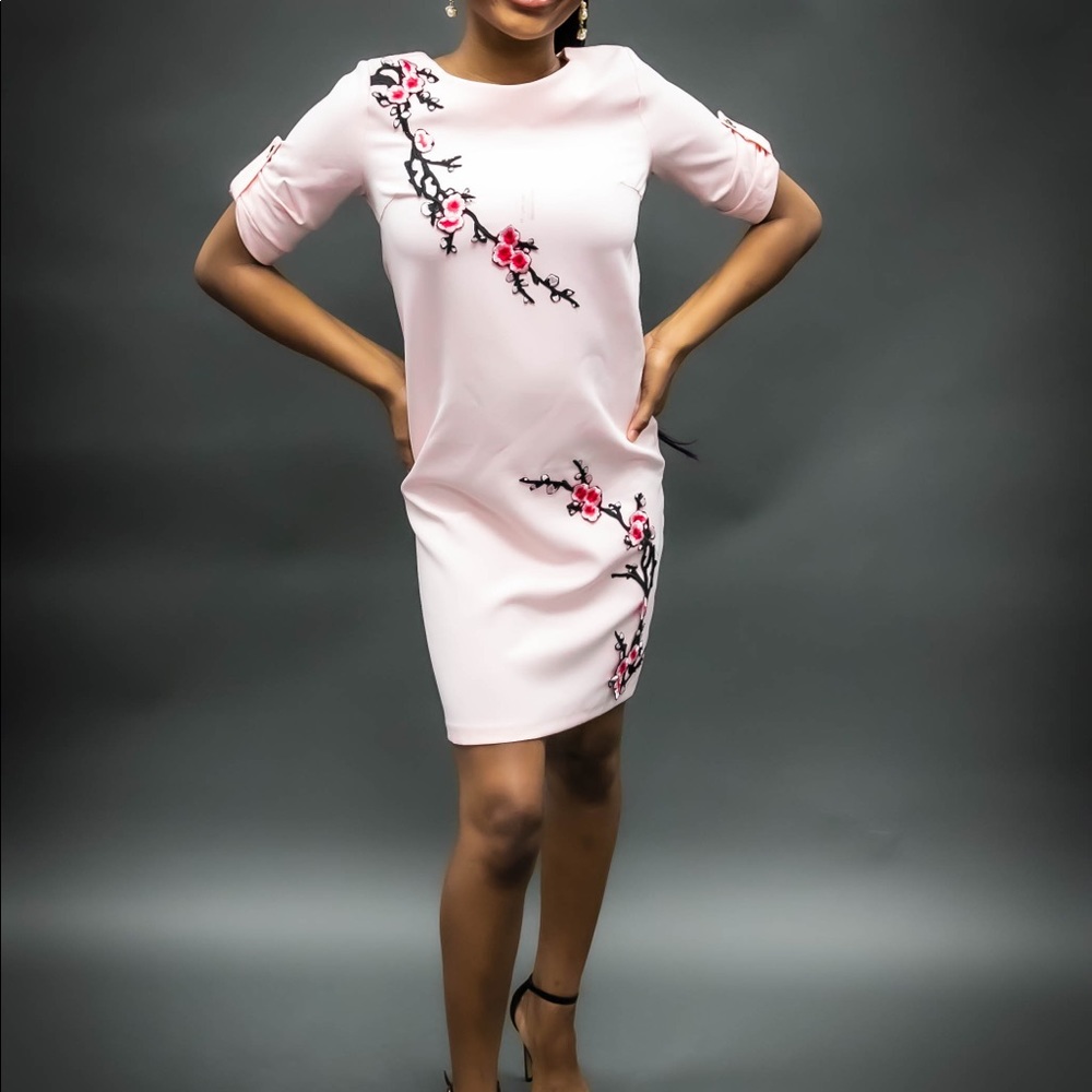 Mini casual shirt dress in pink with embroidery